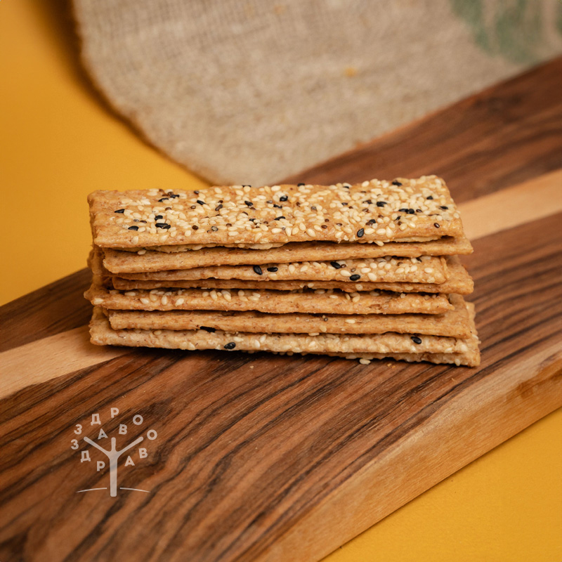 Sendvič keks sa humusom i začinskim biljem